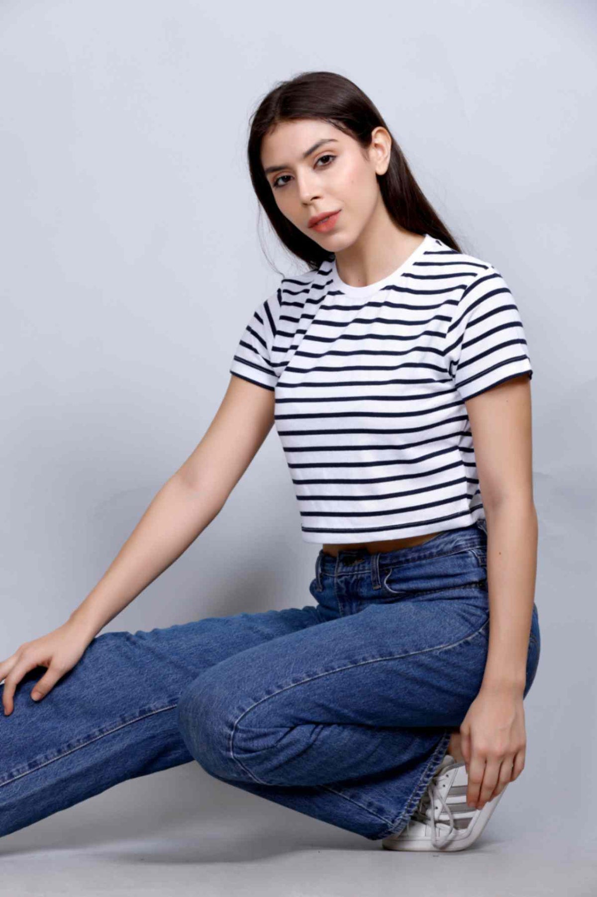 CROP TOP WHITE/BLUE STRIPES