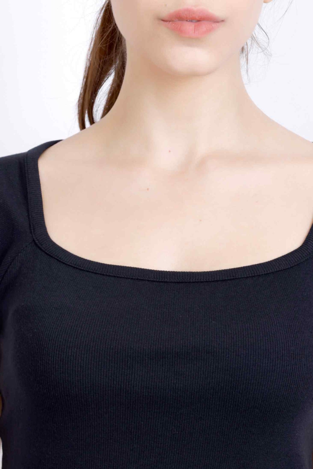 BROAD NECK RIB TOP BLACK BKR5