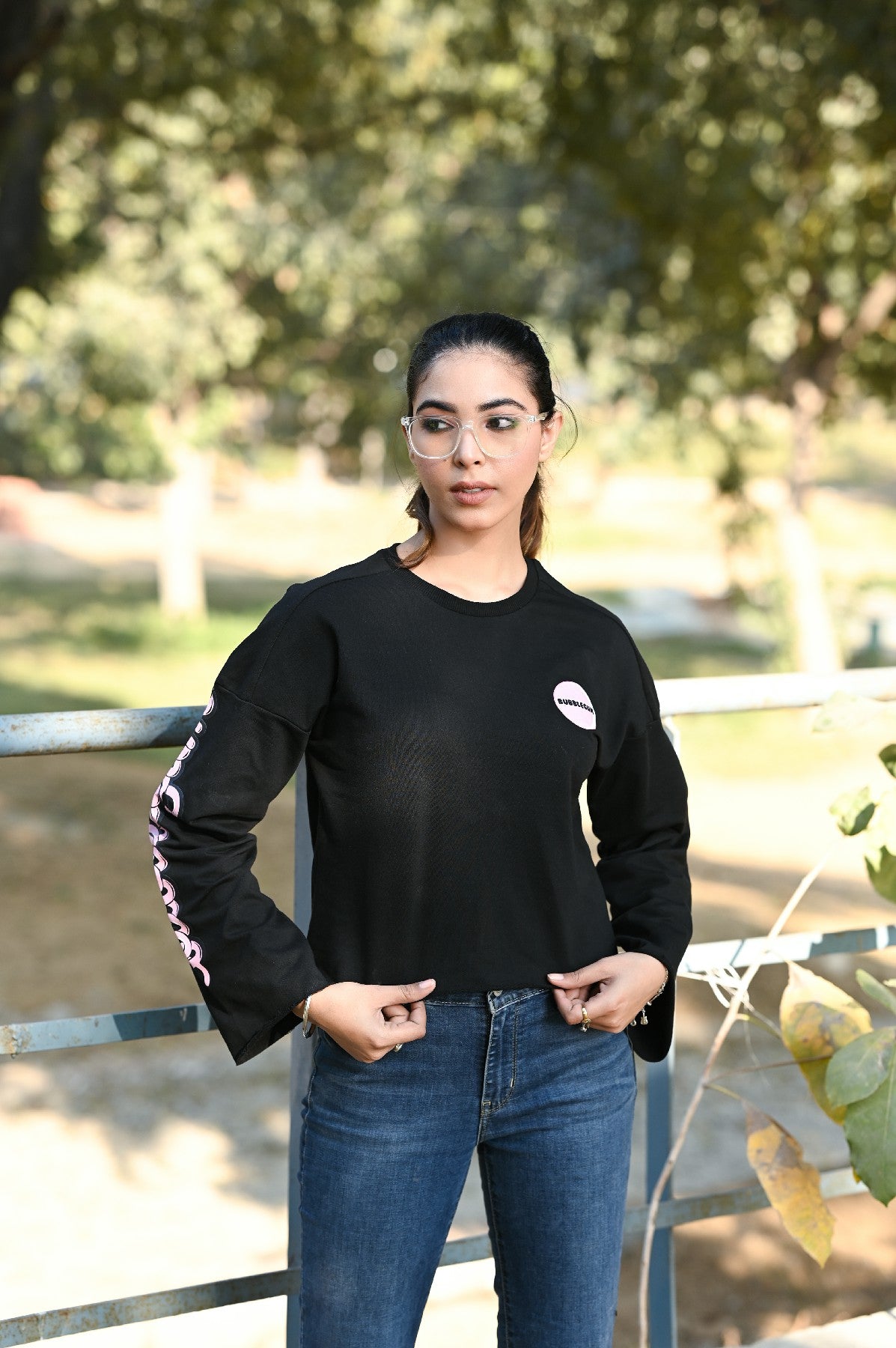 SWEATSHIRT WITH BELL SLEEVES BUBBLEGUM TEXT