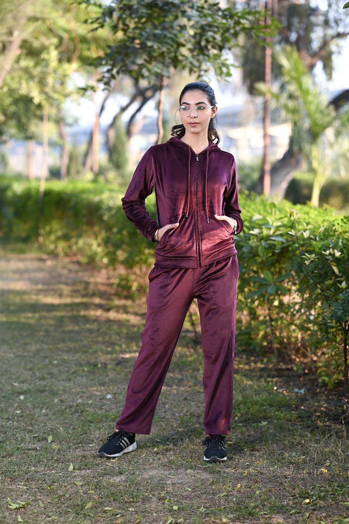 Women Tracksuit Hood And Zipper Velour Fleece Inside W2 Wine