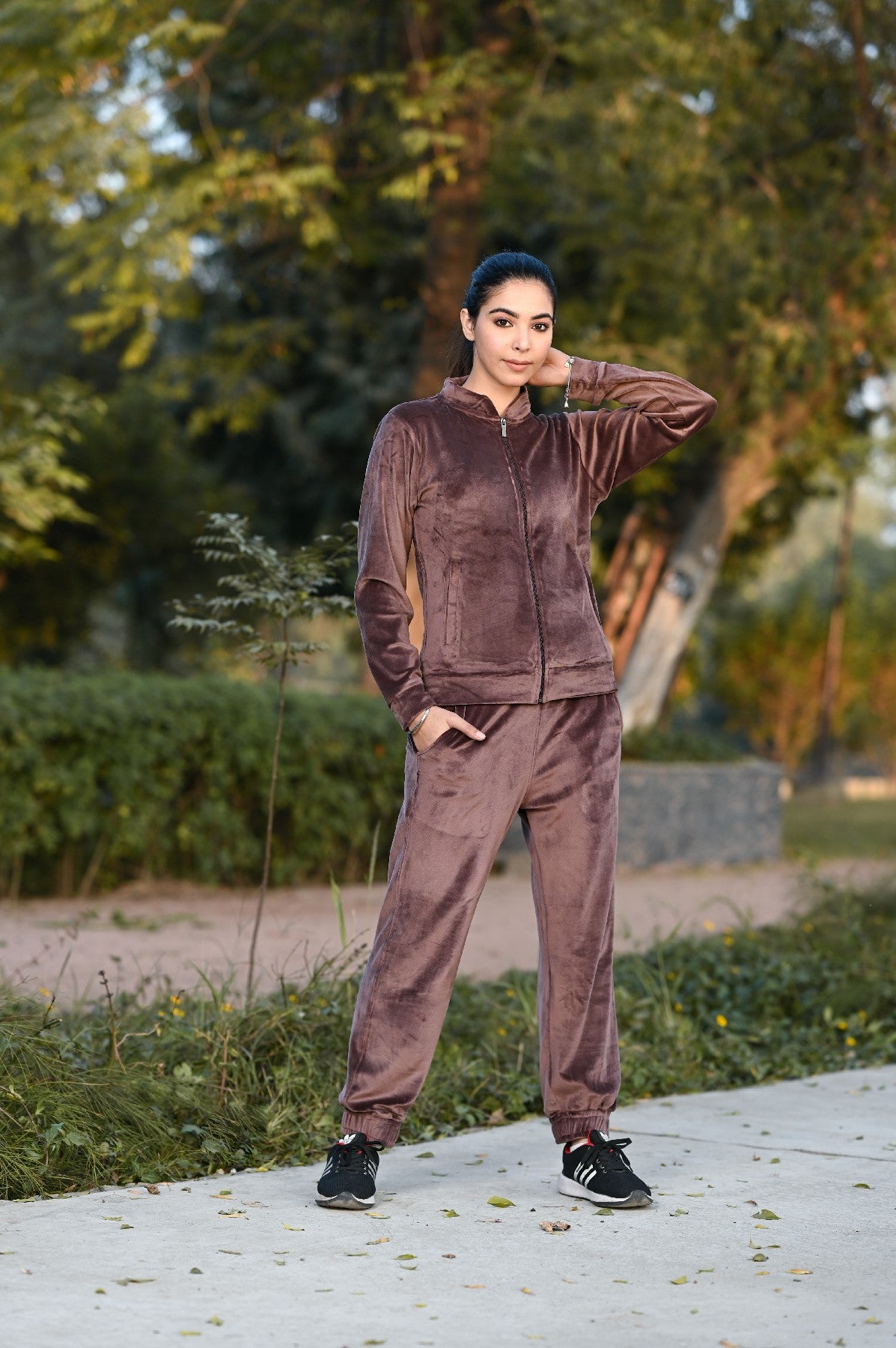 Velvet Collar Tracksuit for women With Zipper (Brown)