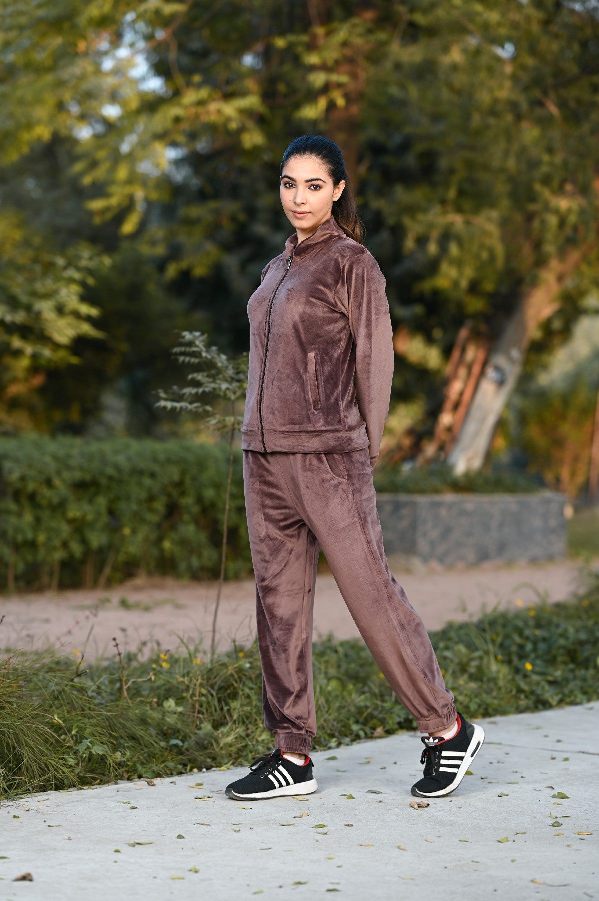 Velvet Collar Tracksuit for women With Zipper (Brown)