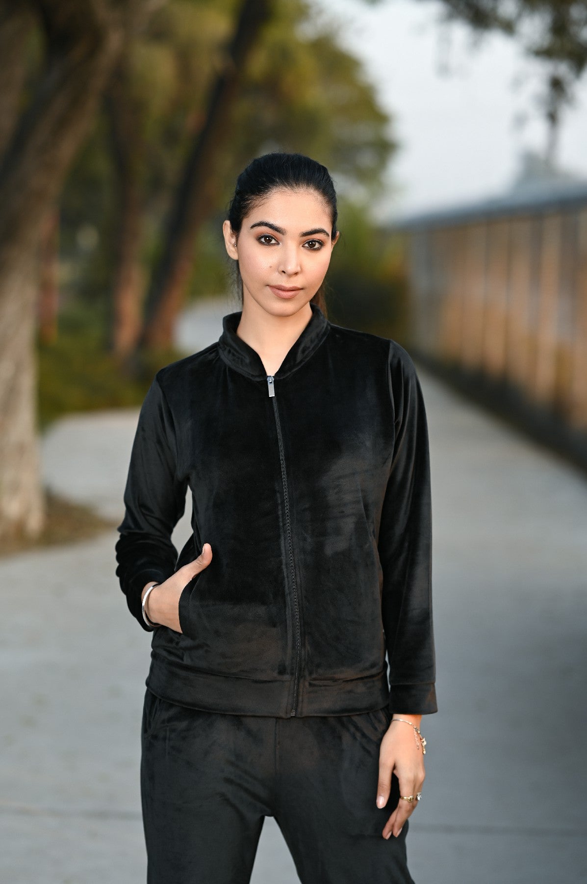 Velvet Collar Tracksuit for women With Zipper (Black)